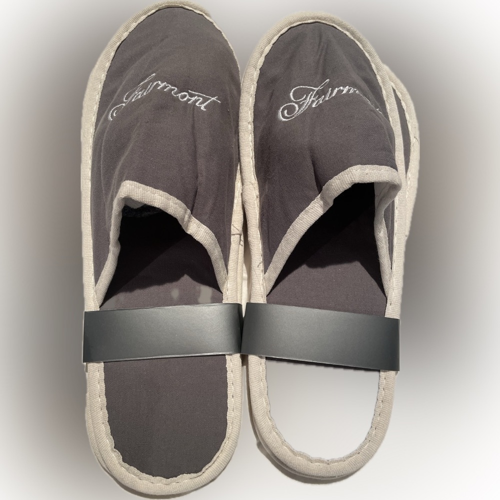 NWOT 2 pairs of Fairmont Hotel Gray Slippers - men’s & womens